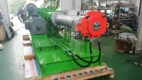 Extrudeuse à alimentation froide et Machine d'extrusion pour caoutchouc