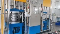 Presse de vulcanisation de ressorts pneumatiques